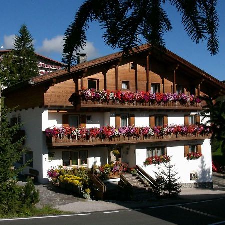 Garni Flurida Bed and Breakfast Badia  Exteriör bild