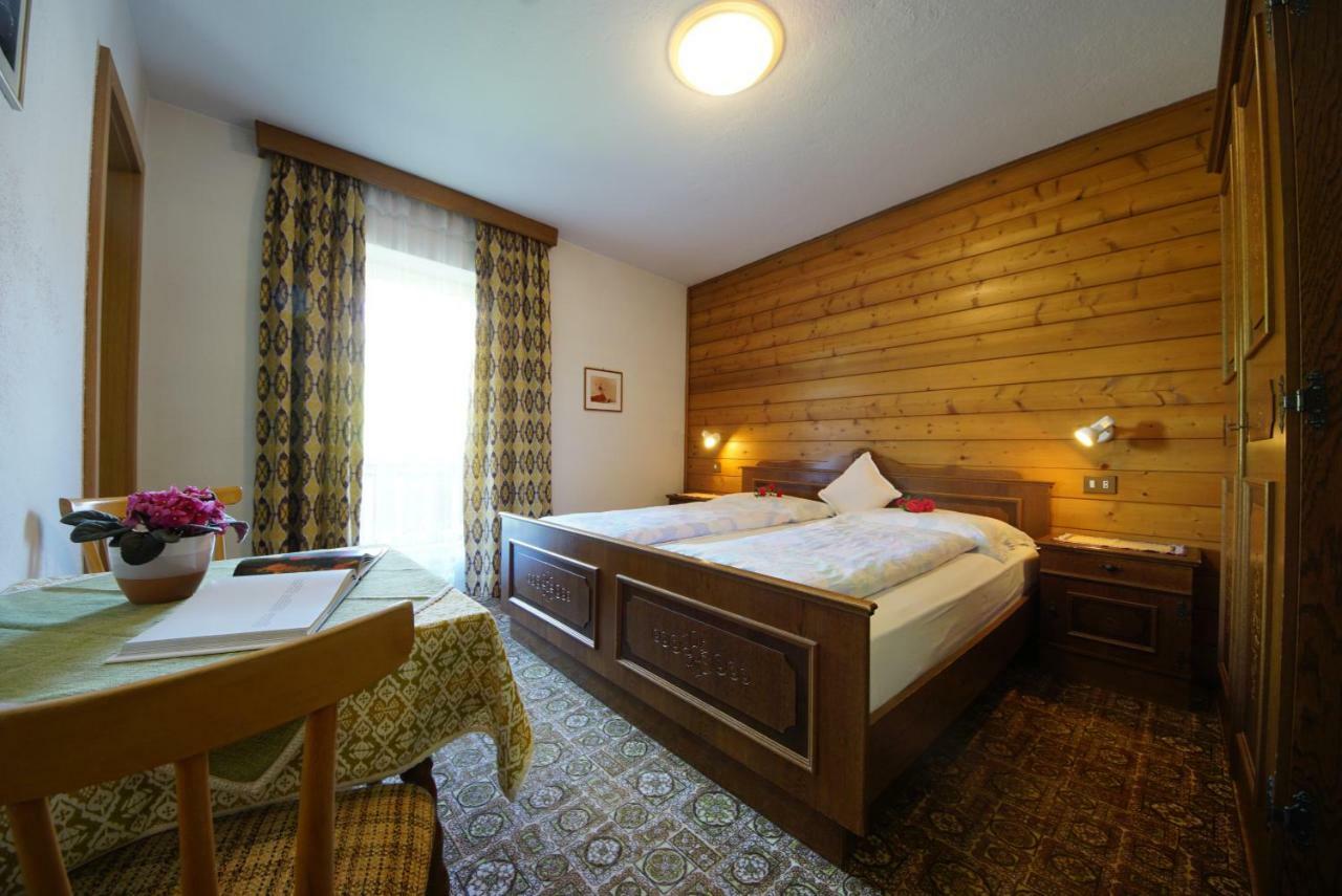 Garni Flurida Bed and Breakfast Badia  Exteriör bild