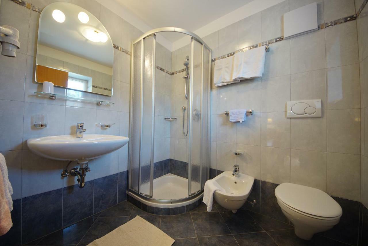 Garni Flurida Bed and Breakfast Badia  Exteriör bild