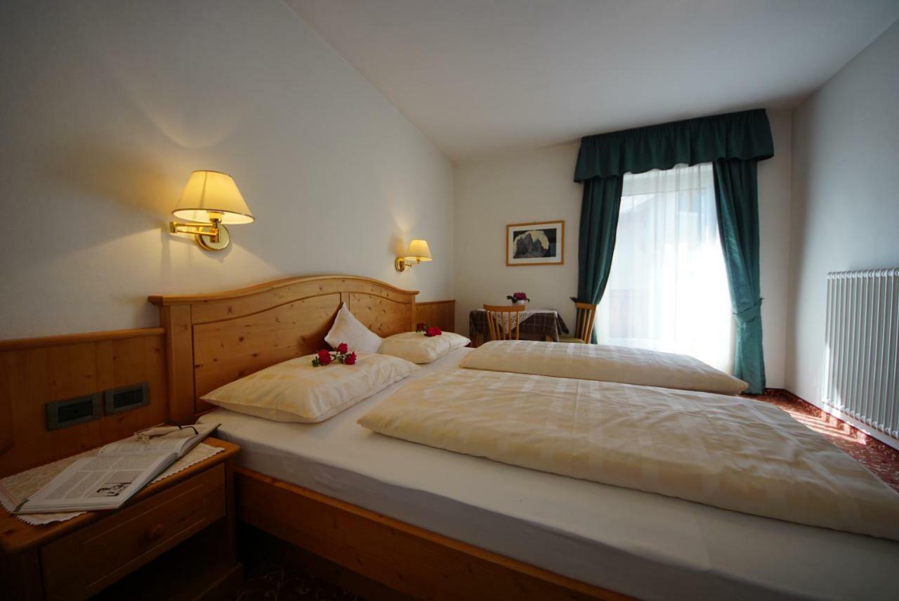 Garni Flurida Bed and Breakfast Badia  Exteriör bild