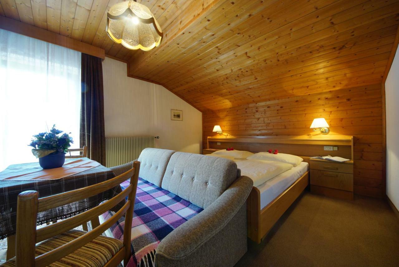 Garni Flurida Bed and Breakfast Badia  Exteriör bild