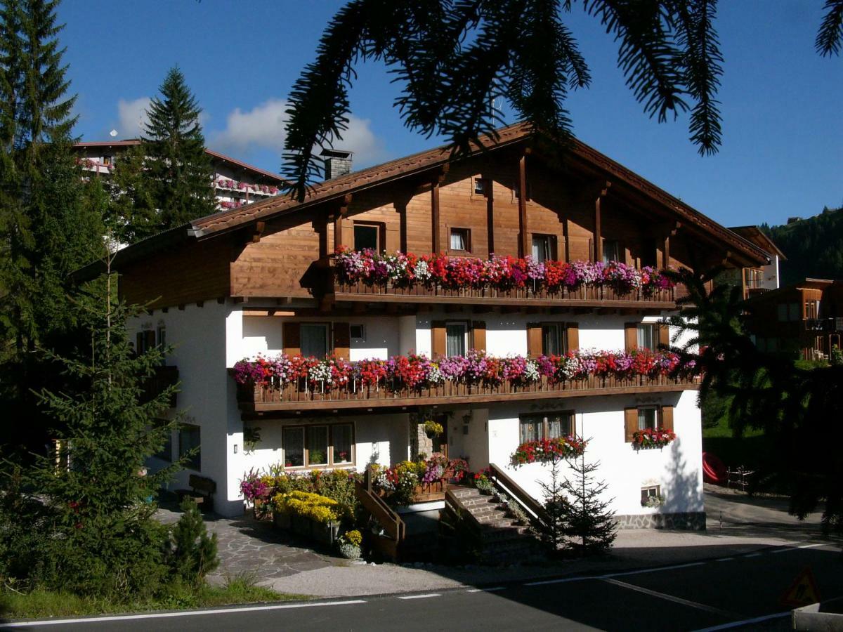 Garni Flurida Bed and Breakfast Badia  Exteriör bild